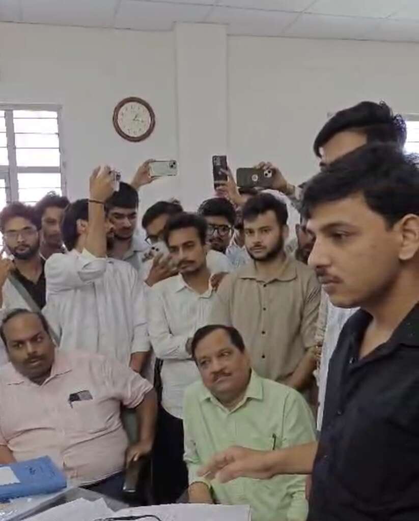 देहरादून:तो क्या उत्तराखंड आयुर्वेद विश्वविद्यालय प्रशासन की लापरवाही से निर्धारित समय पर आयुष छात्रों की परीक्षा और परीक्षा परिणाम घोषित करवाने में हो रहा अत्यधिक विलंब ?