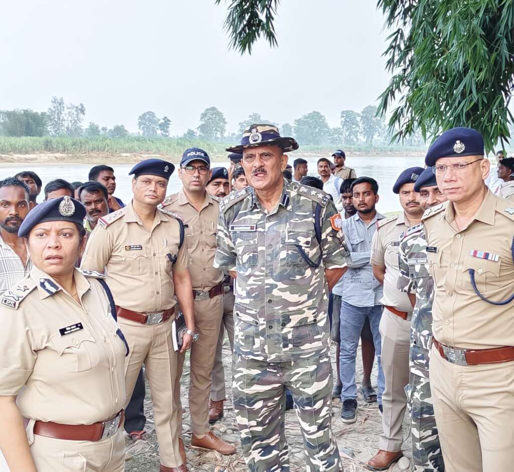 ऊधमसिंहनगर:नेपाल के कई इलाकों में कर्फ्यू के बाद खटीमा-नेपाल सीमा पर हाई अलर्ट,IG कुमाऊं और SSP ने लिया सुरक्षा व्यवस्था का जायजा